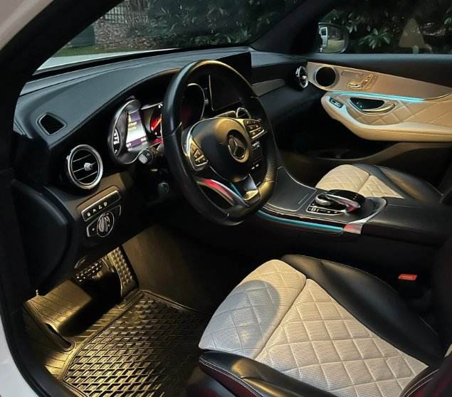 Mercedes C-Class interior